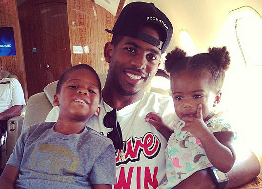 bishopmyles:  thotluxury:  thelasthuxtable:  thoughtsofablackgirl:  Chris Paul and