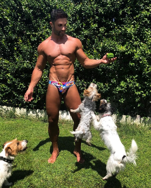 A sunny day with my dogs and my new @bang_clothes  swimwear 💥#bangclothes #summer  (presso Rome, Italy) #bangclothes#summer