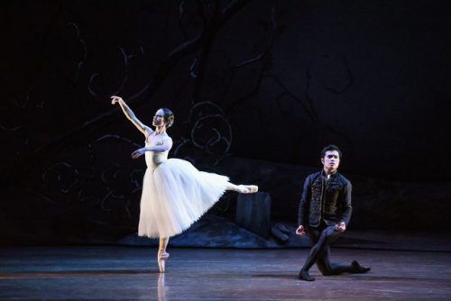 galina-ulanova: Lucy Green as Giselle, and Kohei Iwamoto as Albrecht, in Giselle (RNZB, 2012)