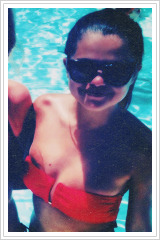 briennister:  Selena + Glasses 
