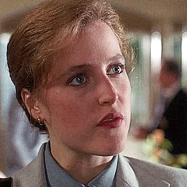 therainking:  Dana Scully in “Squeeze”