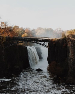 folklifestyle:We visited the smallest National Park in the US over the weekend. A tiny park with a massive waterfall in the center. The waterfall is in the middle of Paterson, NJ, a town, founded by Alexander Hamilton, that was America’s first planned