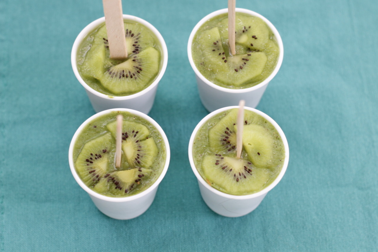 foodffs:  Kiwi-Spinach Smoothie Pops Really nice recipes. Every hour. Show me what