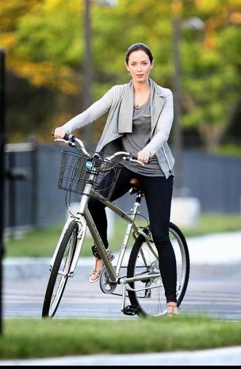 Emily Blunt’s subtle biking style