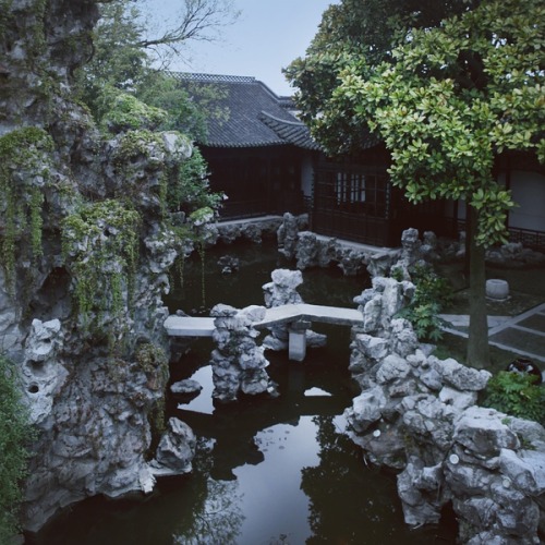 pink-summer-peonies:The first picture is of 环秀山庄 (Huanxiu Mountain Villa or “Mountain Villa with Emb