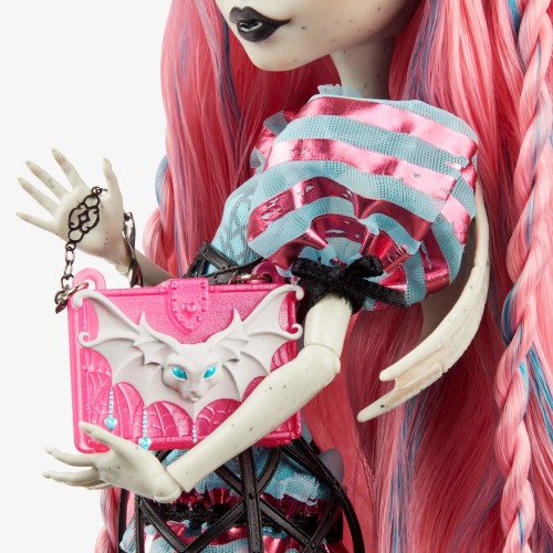 Babe Wake Up New Skullectors Doll Just Dropped