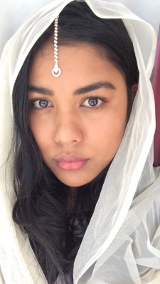 zellah7:A Brown woman’s culture is not another woman’s accessory #reclaimthebindi