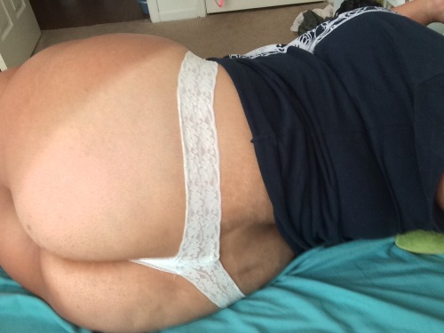 latenightelle: I don’t think these tan lines are ever going to go away!