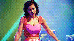 iheartmarinadiamandis:  Spinning Marina. 