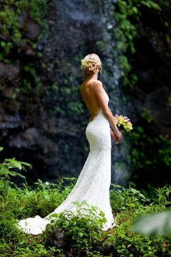 tbdressfashion:  lace wedding dress 