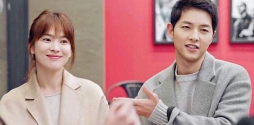 ssongjk: He looks good in anything and everything [ Descendants of the Sun Ep. 13 ]