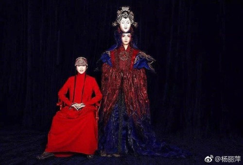 dressesofchina: Costumes for dance performance Pingtan Impressions. Designed by Cui Xiaodong