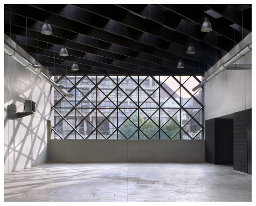 subtilitas:  A Practice - 10 (04) School, Morlanwelz 2011. Via, photos © Maxime Delvaux.