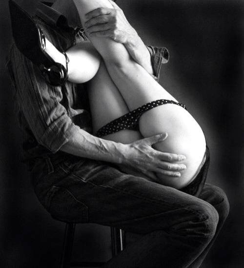 masterofslave:  Kik smiledom İf u are open minded lady  and never shy from anything  kik me.i am here for you. Dady loves you