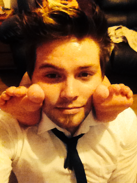bunny-tickles: shevalone: Giving her feet some cheeky kisses whilst pampering them ;) follow her the