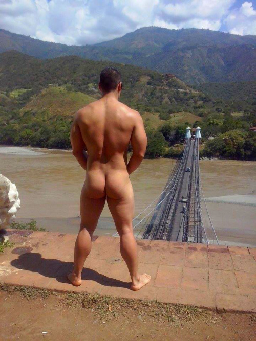 Hot Hunks & Big Bubble Butts 2.0