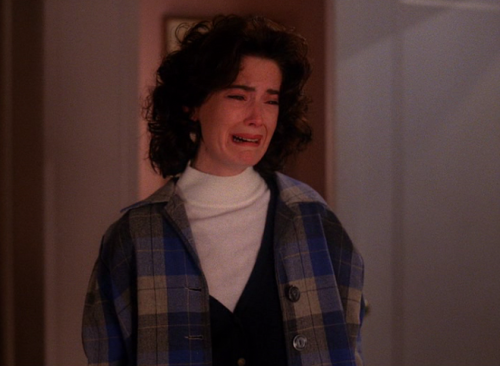 knitpeaks: Twin Peaks Characters Screaming/Grimacing In Knitwear- Knit Peaks