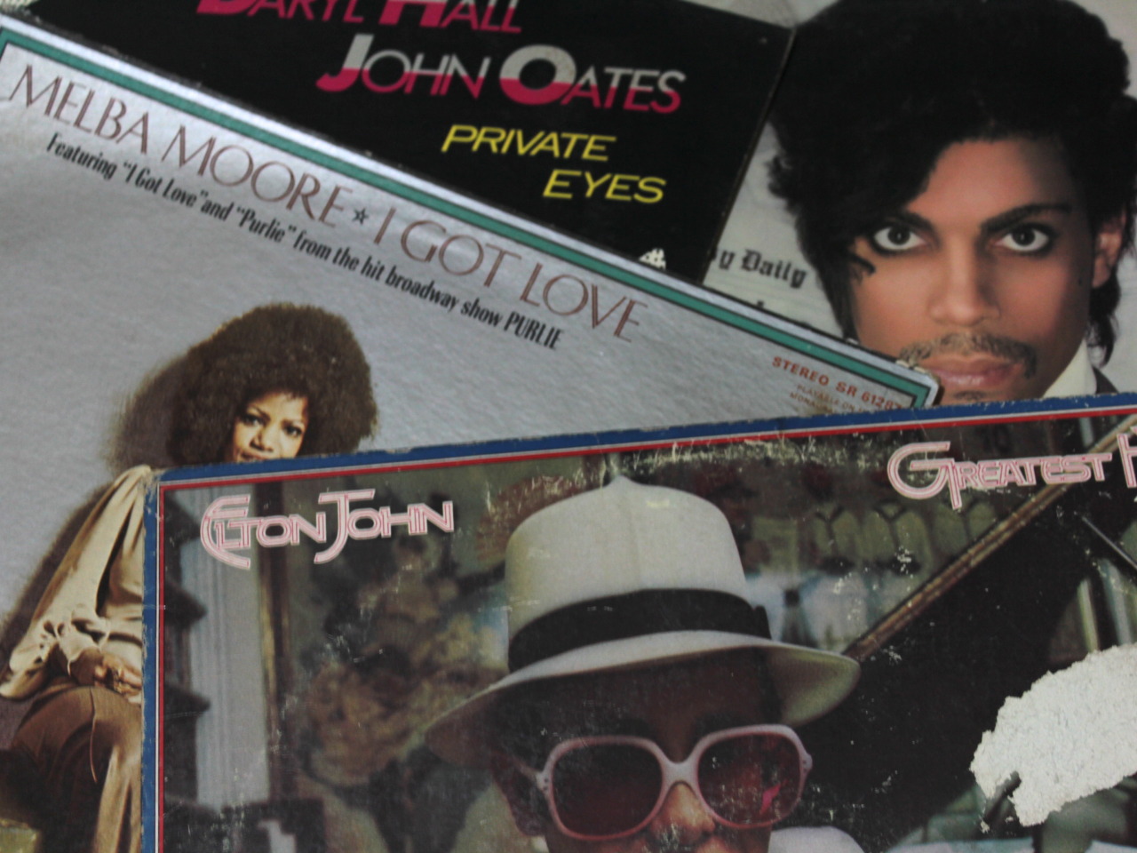 girlgoingplacestv:  A few years ago i started obsessing over vintage vinyl players.