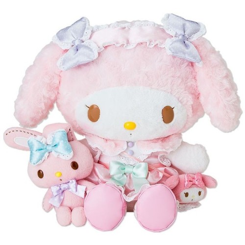 mooncakespastel:My Melody plushie.