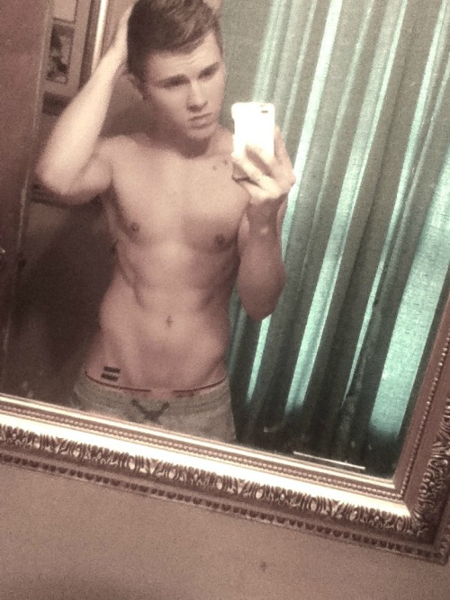 zacharyaarronn:  june baby.