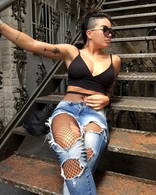 http://streetgrl.tumblr.com/post/159352097372