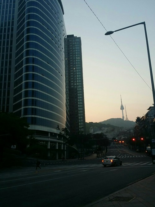 withseoulmates:서울역, 5AM. 