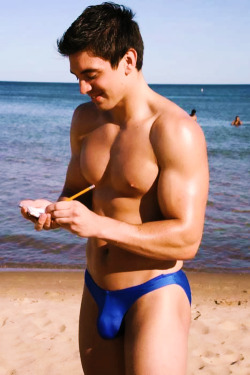 karrrotinko:  Steve Grand 