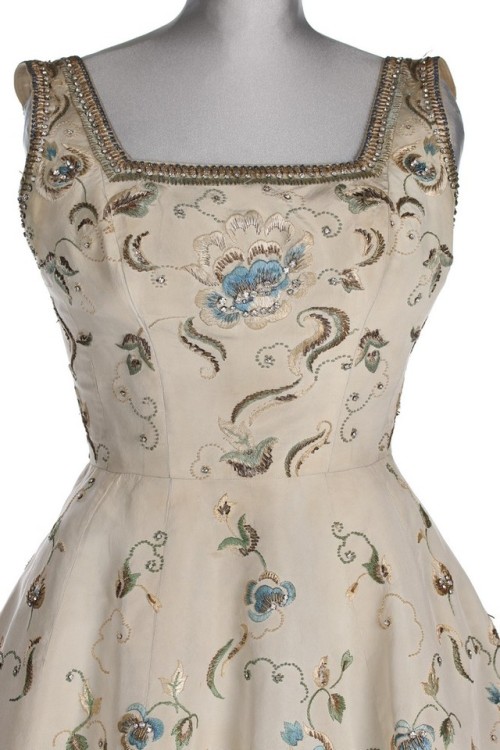 fripperiesandfobs:Balmain cocktail dress, 1957-60From Kerry Taylor Auctions