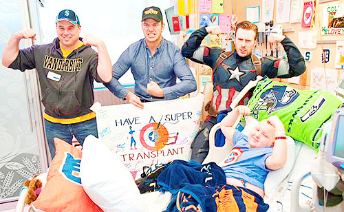 charlesxxerik-deactivated201508: Chris Evans and Chris Pratt surprised kids at Seattle Children’s.
