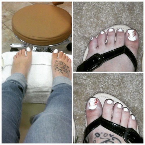 italiangoddessxx:  This was the first time I tried white polish on my #toes #footfetishnation #footfetish #prettyfeet #teamprettyfeet #feetfetishnation #beautifulfeet #bestfeet #femdom #findom #goddess #worship #fetish #shoefetish #flipflops #pedicure