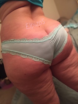 love the ass form, plump women, beautifull