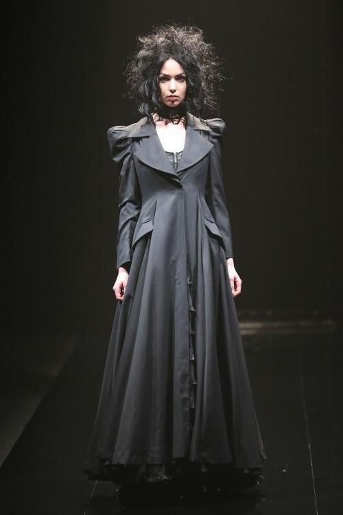 poisoned-apple:  - ALICE AUAA // Fall-winter 2013-2014 - 