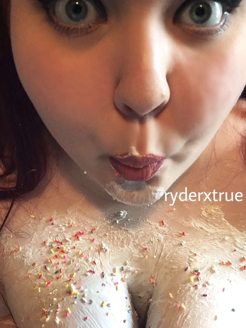 ryderxtrue:  🎂🍰Icing Me!🍰🎂In this video, we decorate my boobies with