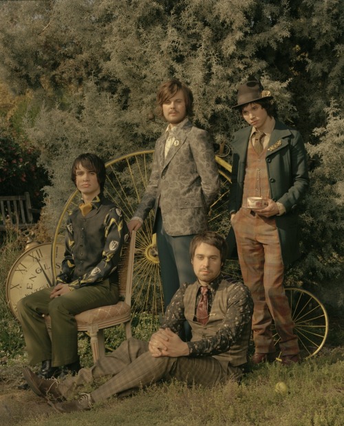 gwenie:One of my fave - Photo shoot for Pretty. Odd.Okay they look so not real to me, esp Ryro looks