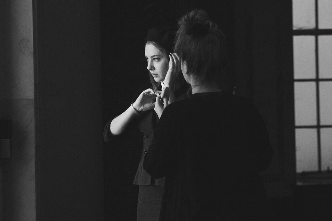 Before the pandemic closed the theatres, I was playing Romaine in @witnessplayldn. Two years earlier I had been in the first cast, understudying this beauty (and wünder-brain) @catsteadman. I took some photos of that cast backstage in our last week...