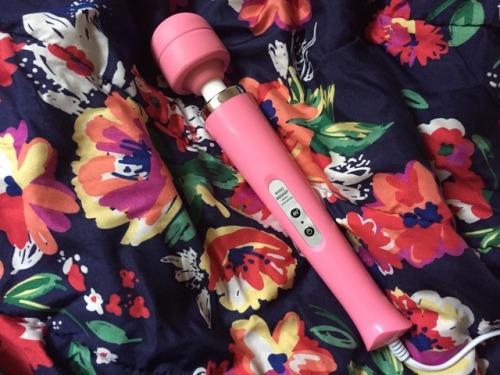 softtitlita: softtitlita: pink with 10 different pulsations, eeek im so excited to use this!! it was