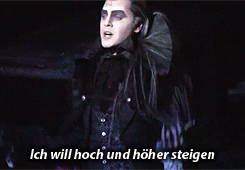 giraffenkuss:Ich will ein Engel oder ein Teufel sein und bin doch nichts als eine Kreatur, die immer