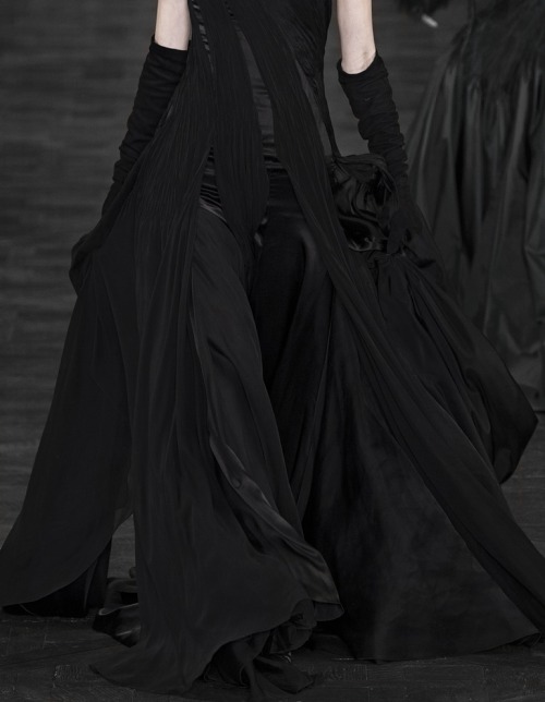 darkclothes:  black clothes 