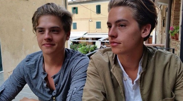 rebelling-against-myself:  wnslw:  takemeto-pariss:  Dylan and Cole Sprouse so perfect