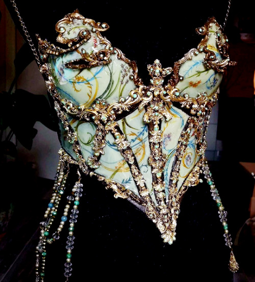 fashion-runways: JOYCE SPAKMAN/CandyMakeupArtist Corsets if you want to support this blog consi