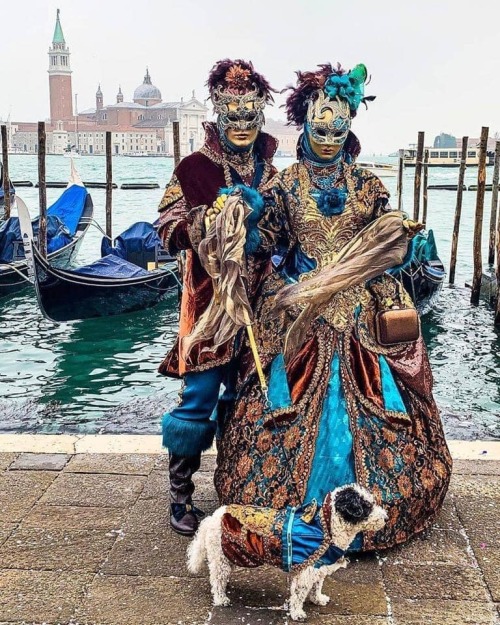 legendary-scholar:    Carnival of Venice, Italy.  