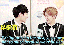 s-ooyoungs:  luhan being busted by yixing 
