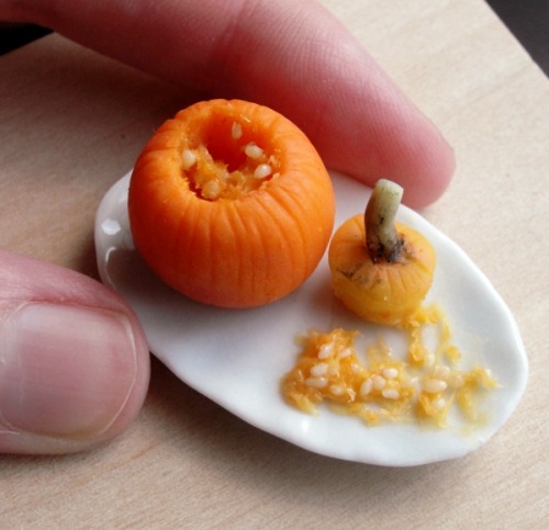 bookofoctober:Tiny pumpkins and fall food miniatures by fairchildart