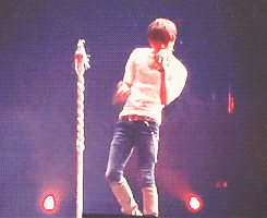 -everdeen:  no put the coat back on 