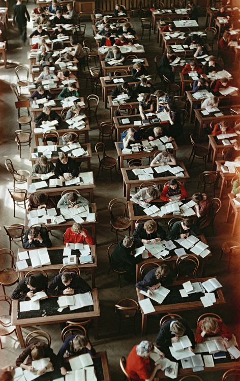 sovtime: В библиотеке Томского государственного университета. 1956 год. In the library of Tomsk Stat