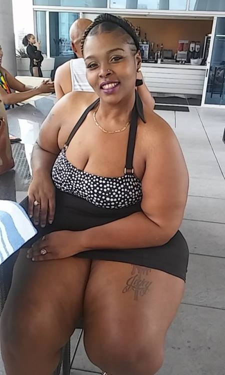 fletchertrowan:   THICK THIGHS hold the prize adult photos