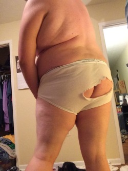 chubbycub78:  An anonymous submission from a fan. Nice sexy body. Thanks for sharing.