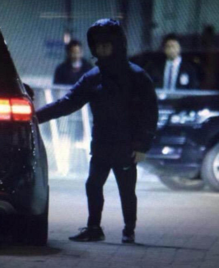kyungsoo doesn’t give a shit