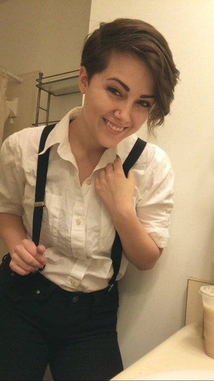 theycallmesam7753:  maaaads:  skipping-merrily:  So…. I keep my promises. Here I am, styled as Jack Dawson- inspired by a post yesterday, about volunteering to play Jack if there was to be a lesbian titanic.  So attractive, dammit.  This needs to happen