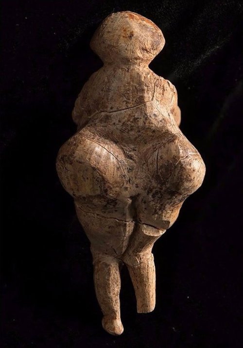 theolduvaigorge: “Tiny 23,000-year-old mammoth ivory figurine discovered in the Bryansk region of Ru